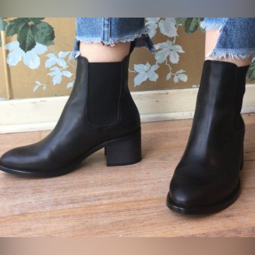 Genuine leather Chelsea boots from Lintervalle
